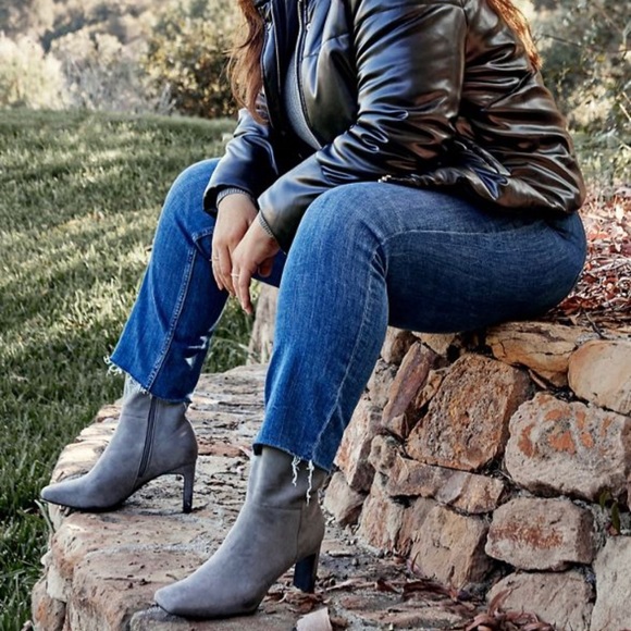 Boots - Picture 4 of 4